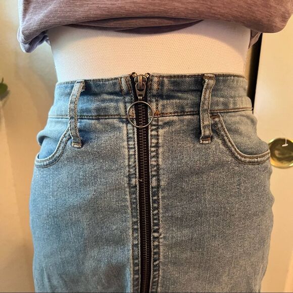 Denim zip front skirt - Picture 3 of 6